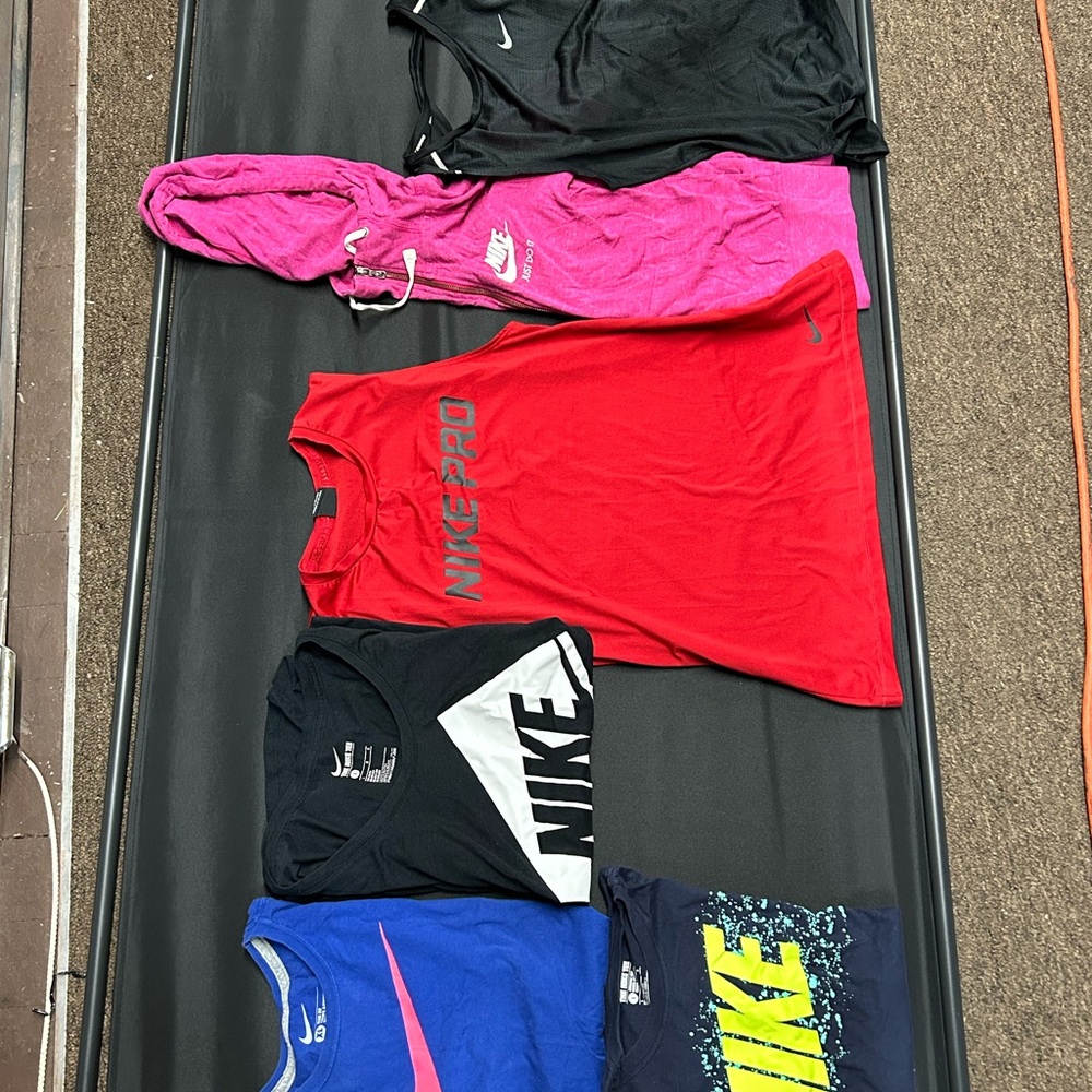 Nike Bundle Like New woman clothes